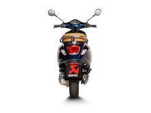 Carica l'immagine nel visualizzatore di Gallery, Akrapovic Silenziatore Piaggio Vespa 125/150ie 3V modello con motore iGet 2021–2022 — S-VE125SO3-HZBL