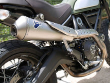 Carica l'immagine nel visualizzatore di Gallery, Termignoni KIT COMPLETO SCRAMBLER / PASSO ALTO - 96480691A-96480692B-96480693B — scarico montato sulla moto, vista 1