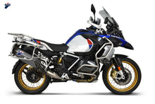 Carica l'immagine nel visualizzatore di Gallery, Termignoni BW2208040ITC — scarico montato sulla moto, vista 1