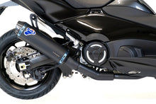 Carica l'immagine nel visualizzatore di Gallery, Termignoni Y12508000BNC — scarico montato sulla moto, vista 2