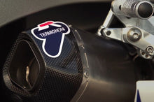 Carica l'immagine nel visualizzatore di Gallery, Termignoni H131090TV — scarico montato sulla moto, vista 2