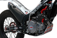 Carica l'immagine nel visualizzatore di Gallery, Termignoni M00709440TCC — scarico montato sulla moto, vista 2