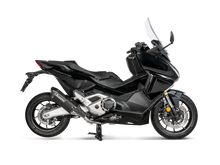 Carica l'immagine nel visualizzatore di Gallery, Akrapovic Silenziatore Honda FORZA 750 2021–2024 — S-H7SO4-HRTBL/1