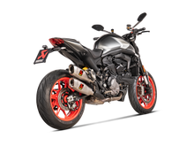 Carica l'immagine nel visualizzatore di Gallery, Akrapovic Silenziatore Ducati MONSTER 2021–2024 — S-D9SO17-HCQT