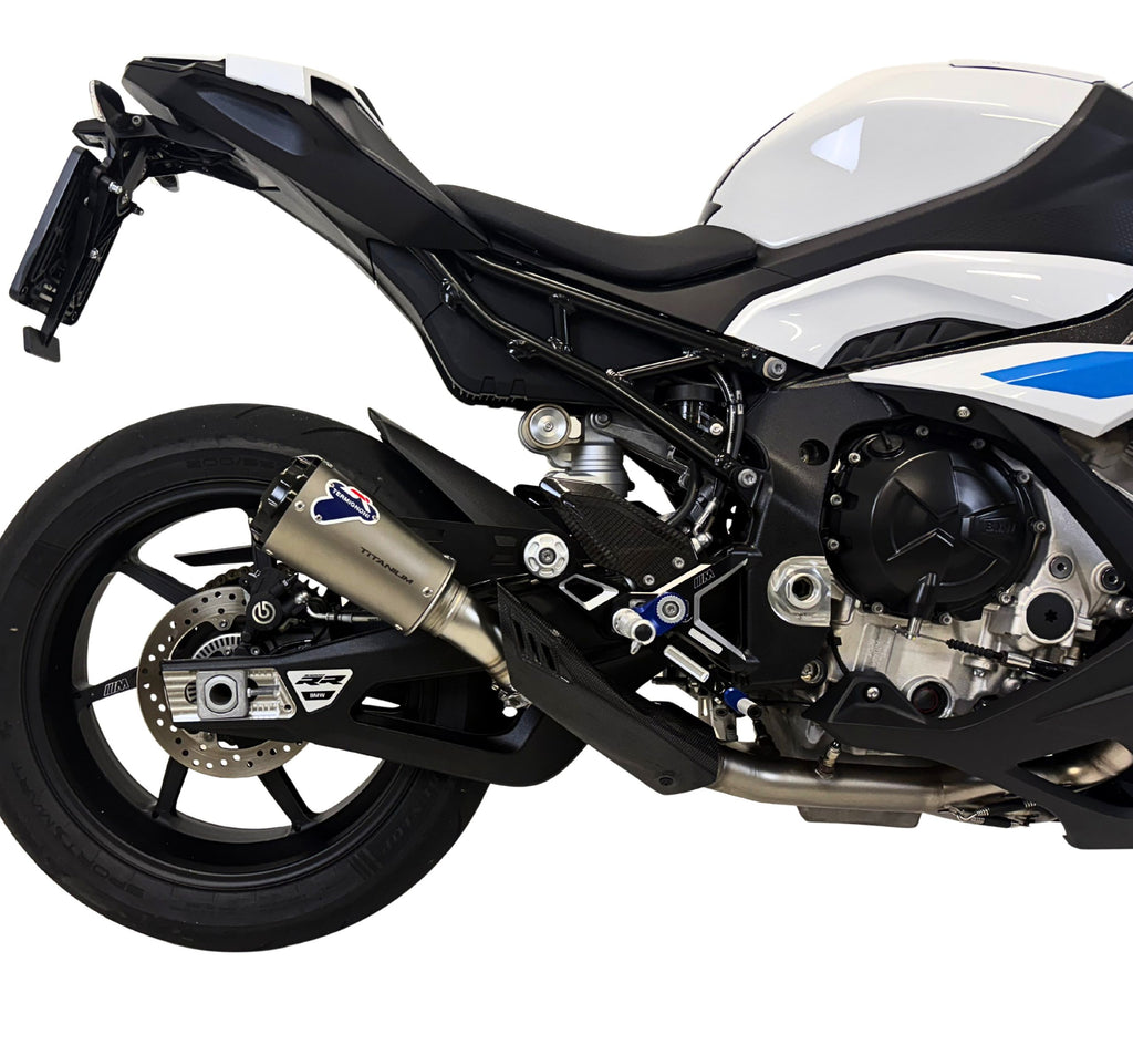 Termignoni BW26094SO02 — scarico montato sulla moto, vista 2