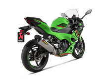 Carica l'immagine nel visualizzatore di Gallery, Akrapovic Silenziatore Kawasaki NINJA 500 2024–2025 — S-K5SO1-HRT