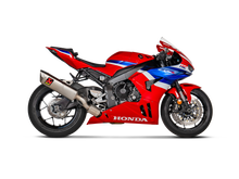 Carica l'immagine nel visualizzatore di Gallery, Akrapovic Silenziatore Honda CBR 1000RR-R Fireblade SP 2024–2025 — S-H10SO28-APLT/TD