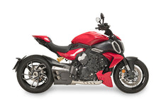 Carica l'immagine nel visualizzatore di Gallery, Termignoni D22209440ITI — scarico montato sulla moto, vista 1