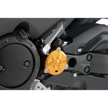 Carica l'immagine nel visualizzatore di Gallery, PUIG COPRI-PERNO FORCELLONE YAMAHA T-MAX MAX TECH 560 22-24 ORO