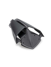 Carica l'immagine nel visualizzatore di Gallery, PUIG COVER PER SEDILE POSTERIORE YAMAHA YZF-R1 RACE 2025 CARBON LOOK