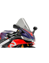 Carica l'immagine nel visualizzatore di Gallery, PUIG CUPOLINO R-RACER PER APRILIA RSV4 1100 FACTORY 21-24 FUME CHIARO