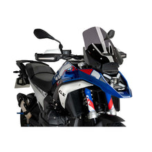 Carica l'immagine nel visualizzatore di Gallery, PUIG CUPOLINO STANDARD PER BMW R1300 GS TRIPLE BLACK 23-25 FUME SCURO