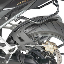 Carica l'immagine nel visualizzatore di Gallery, PUIG PARAFANGO POSTERIORE PER BMW R1200 R 15-16 CARBON LOOK