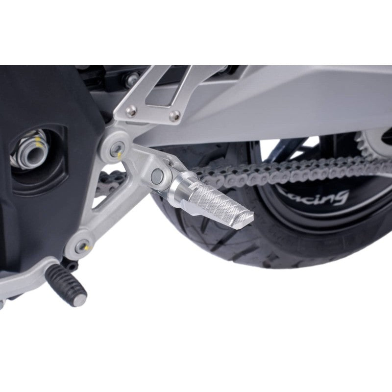 PUIG POGGIAPIEDI YAMAHA X-MAX 300 23-25 (ATTENZIONE: IL POGGIAPIEDI NON INCLUDE L'ADATTATORE)