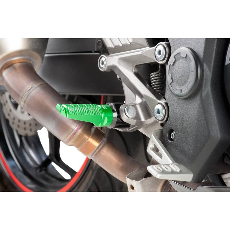 PUIG POGGIAPIEDI YAMAHA T-MAX 560 MAX TECH 22-24 (ATTENZIONE: IL POGGIAPIEDI NON INCLUDE L'ADATTATORE)