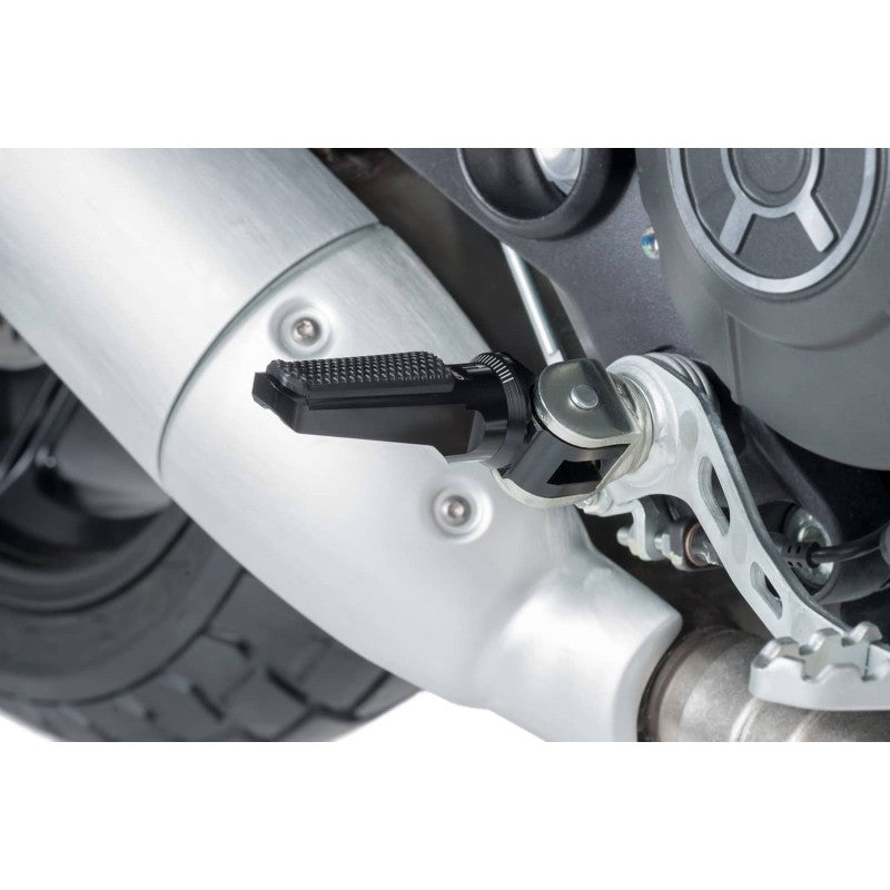PUIG POGGIAPIEDI YAMAHA T-MAX 530 DX/SX 17-19 (ATTENZIONE: IL POGGIAPIEDI NON INCLUDE L'ADATTATORE)