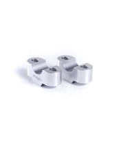 Carica l'immagine nel visualizzatore di Gallery, PUIG RISERS PER MANUBRI KAWASAKI VERSYS 650 2025 SILVER-3671P