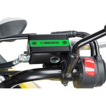 Carica l'immagine nel visualizzatore di Gallery, PUIG TAPPO SERBATOIO ANTERIORE PER FLUIDO FRENO SUZUKI GSR750 11-16 VERDE