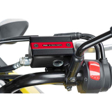Carica l'immagine nel visualizzatore di Gallery, PUIG TAPPO SERBATOIO ANTERIORE PER FLUIDO FRENO SUZUKI SV650 16-24 ROSSO