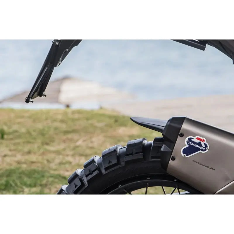 Termignoni SIL. MULTI 1200 enduro 16-19 SIL. TIT/950 17-18 - 96480941A — scarico montato sulla moto, vista 2