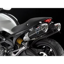 Carica l'immagine nel visualizzatore di Gallery, Termignoni CP SIL RACING CARB M696-796-1100 (D101) - 96027509B — scarico montato sulla moto, vista 2